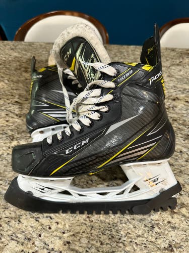 2003 CCM Tacks Hockey Skates Regular Width 8.5 (Used)