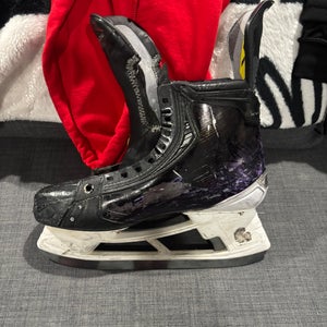 2023 Bauer Vapor Hyperlite 2 Hockey Skates Regular Width 10 (Used)