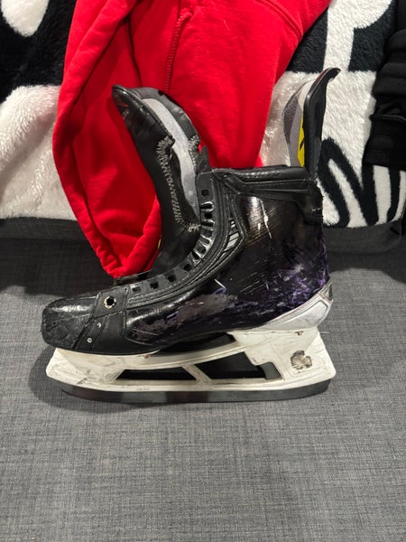 2023 Bauer Vapor Hyperlite 2 Hockey Skates Regular Width 10 (Used)