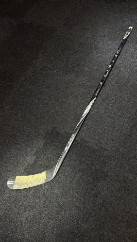 Junior Easton Stealth S19 Right Handed Hockey Stick Mid Pattern 65 Flex Pro Stock (Used)
