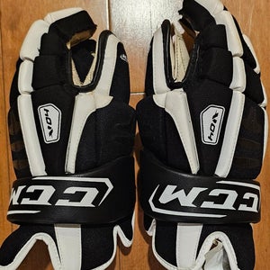 CCM Vector V04 Gloves 13" (Used)