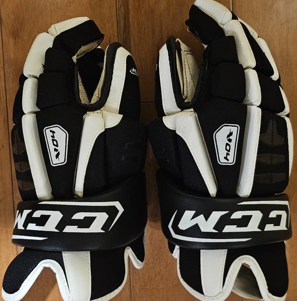 CCM Vector V04 Gloves 13