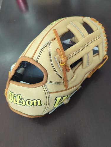 2025 Infield RH Wilson A2000 EL3 Baseball Glove 11.75" (New)