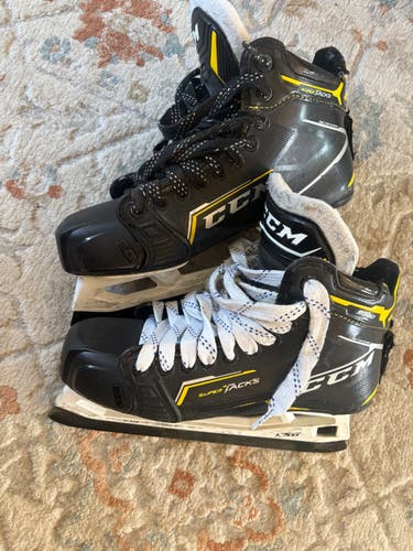2020 CCM Super Tacks 9380 Hockey Goalie Skates Regular Width 8.5 (Used)