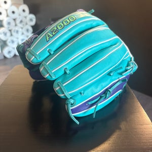 2025 Wilson A2000 RH Infield Baseball Glove 12" (Used)