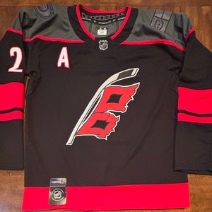 Carolina Hurricanes Sebastian Aho Black Jersey #20 Adult Medium (50) NWT