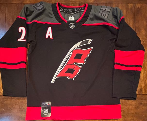 Carolina Hurricanes Sebastian Aho Black Jersey #20 Adult Medium (50) NWT