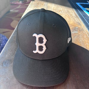 Black Boston Red Sox hat fitted