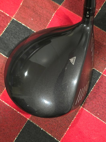 RIGHT HAND TITLEIST 917 D2 GOLF DRIVER 9.5 GRAPHITE HZRDUS BLACK GEN 4 6.0 STIFF