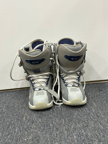 Women’s Size 7 Snowboard Boots