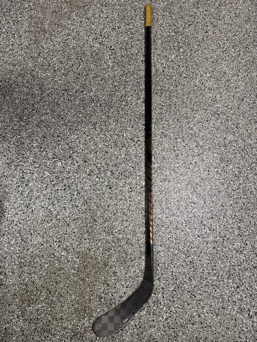 Intermediate Warrior Covert QR6 Pro Right Handed Hockey Stick W03 55 Flex (Used)