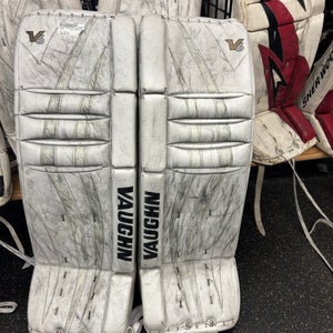 32" Vaughn Velocity V6 1000 Goalie Leg Pads (Used)