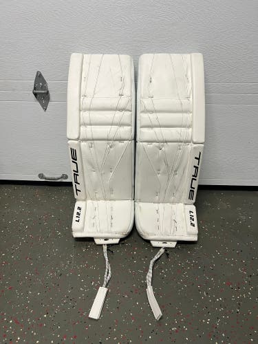 34" True L12.2 Pro Goalie Leg Pads (Almost New)