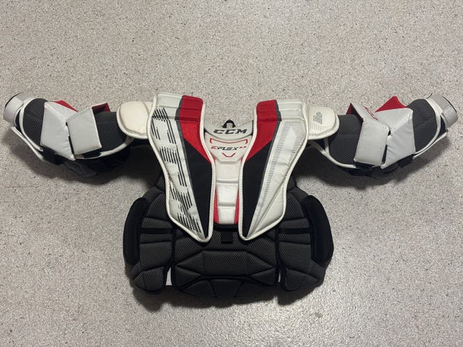 Large/Extra Large CCM EFlex 5.5 Goalie Chest Protector (Used)