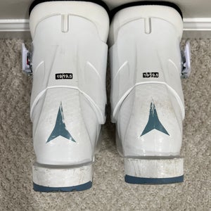 Mondo 19 & 19.5 Kid's Atomic Hawx Ski Boots (Used)
