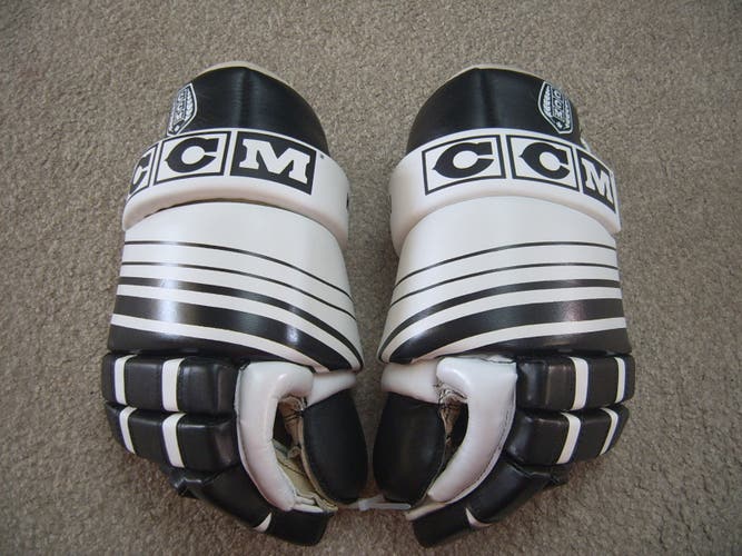 New Old Stock Vintage CCM M-HG30 Senior Hockey Gloves 15" Bruins Flyers