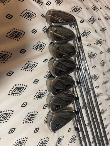 Men's TaylorMade SIM2 MAX Right Handed Iron Set Regular Flex 7 Pieces Steel Shaft (Used)