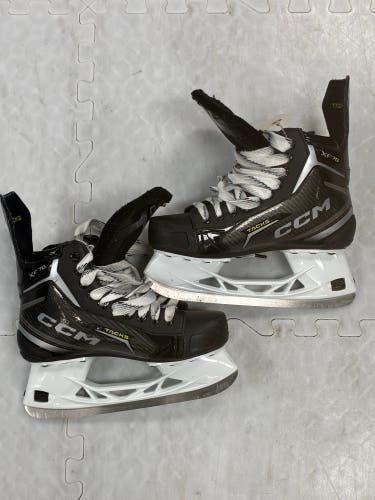 Intermediate CCM Tacks XF 70 Hockey Skates 6 (Used)