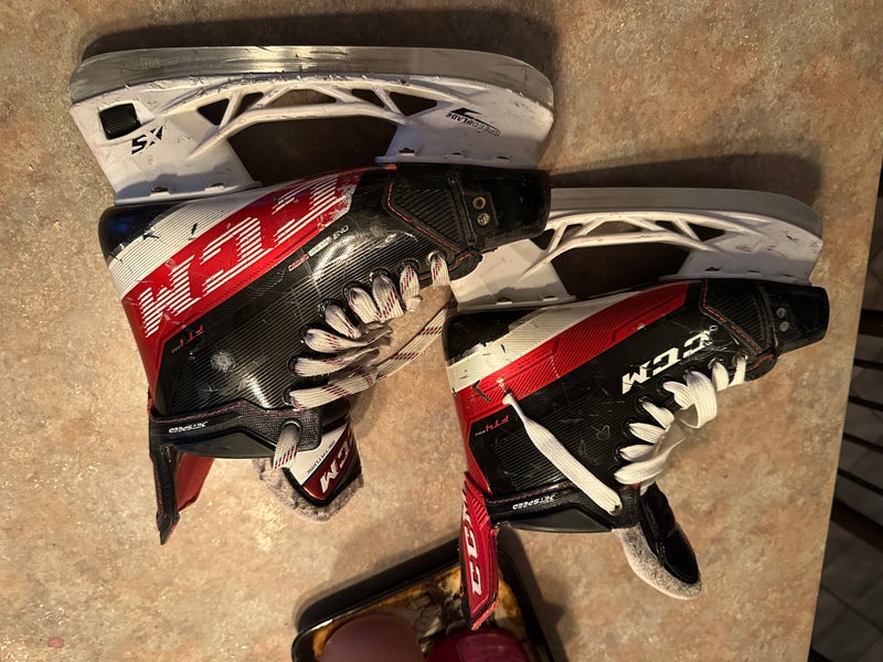 CCM JetSpeed FT4 Pro Hockey Skates Size 4 (Used)