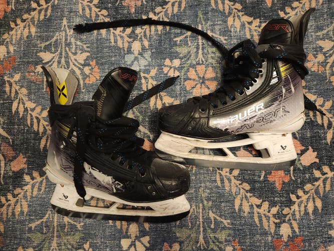 2023 Bauer Vapor Hyperlite2 Skates Size 5.5 (Used) Fit 2 Fly Ti Blades