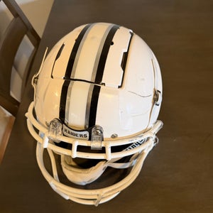 Adult Medium Schutt F7 Helmet (Used)