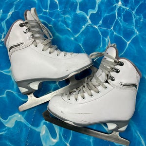 Jackson Ultima Figure Skates Junior 1 (Used)