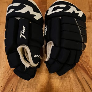 CCM TACKS 4R Junior Gloves Black 12"