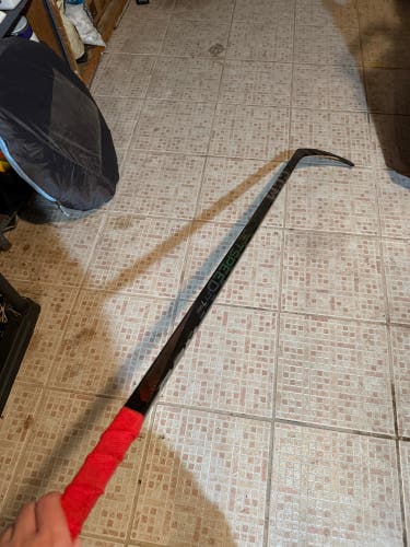 Senior CCM JetSpeed FT7 Pro Left Hand Hockey Stick P28 100 Flex Pro Stock (Used)