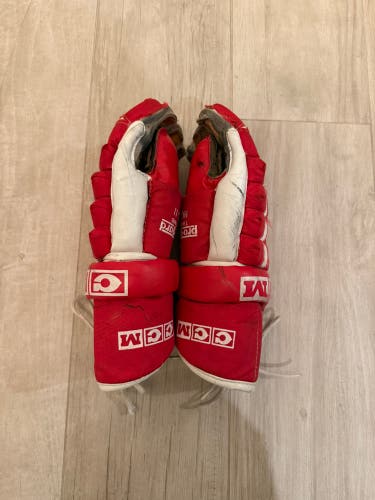 Hockey Player Gloves - CCM