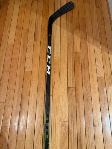 Senior CCM Ribcor Trigger 3D PMT Right Handed Hockey Stick P29 75 Flex (Used)
