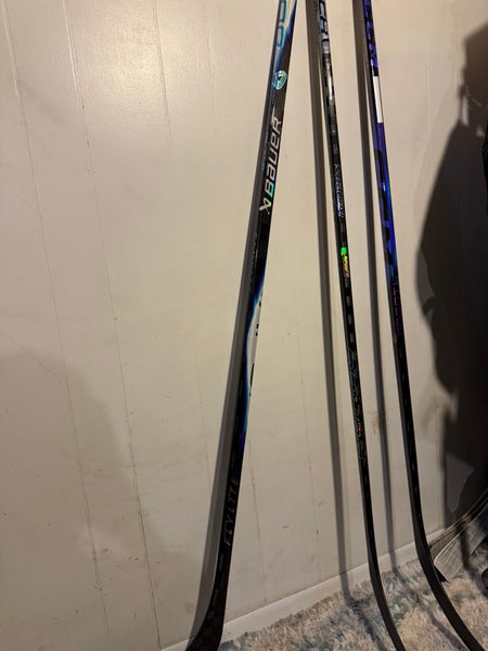 Senior Bauer Vapor FlyLite Right Handed Hockey Stick P28 70 Flex (Used)