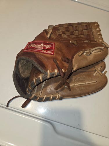 RH Rawlings TBS120 Softball Glove 12" (Used)