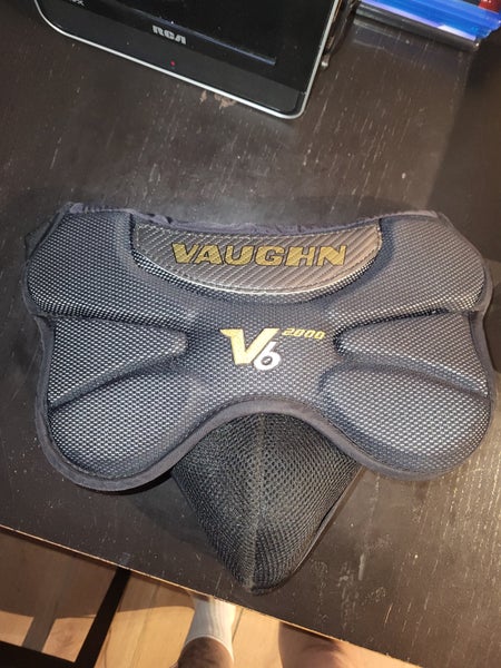 Vaughn V6 goalie jock senior (Used)
