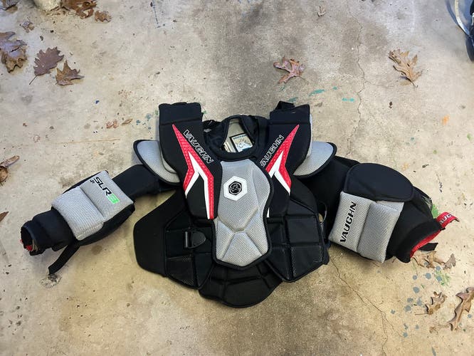 Medium Vaughn SLR3 Goalie Chest Protector (Used)