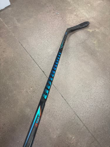 Intermediate Warrior Covert Deluxe Right Handed Hockey Stick W03 65 Flex (Used)