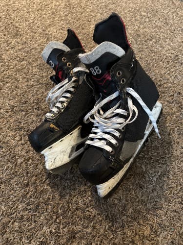 2017 CCM JetSpeed FT1 Hockey Skates Regular Width Pro Stock 8 (Used)