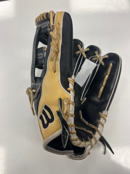 Wilson A2000 RH Baseball Glove 12.25" (Used)