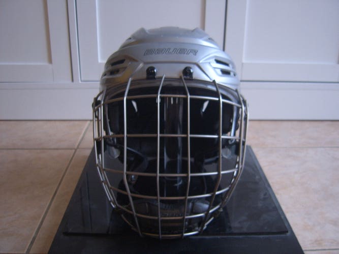 Good Condition Pro Stock Bauer Re-Akt 95 Hockey Helmet Silver sz Medium Ohio State Color