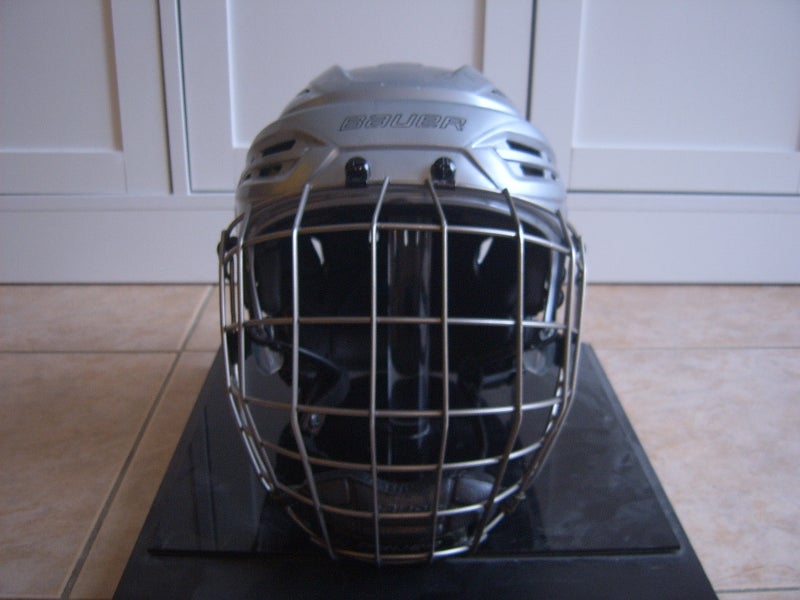 Good Condition Pro Stock Bauer Re-Akt 95 Hockey Helmet Silver sz Medium Ohio State Color