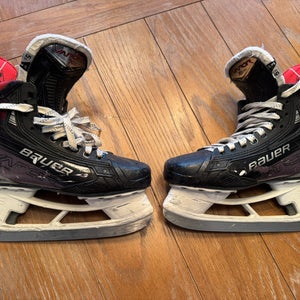 Bauer Vapor X5 Pro Hockey Skates Fit 3 Size 5.5 (Lightly Used)