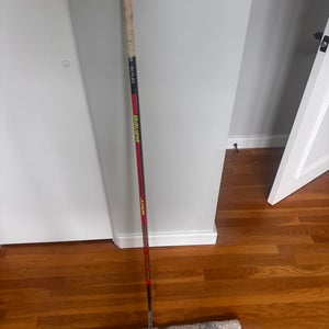 Junior Bauer S21 Vapor Right Handed Hockey Stick P92 30 Flex (Used)