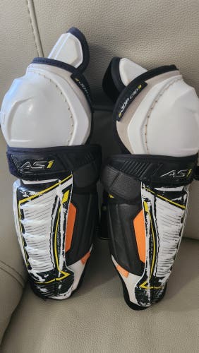 Junior CCM Super Tacks AS1 12" Shin Pads in good condition no cracks FREE SHIPPING IN USA!