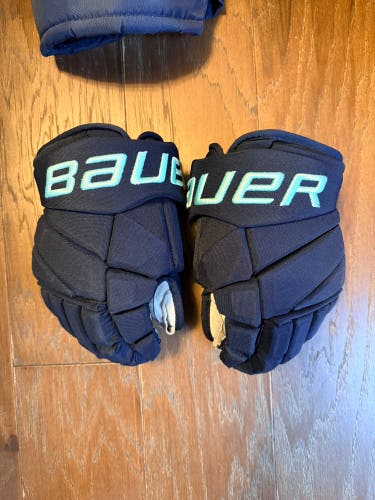Bauer Vapor Hyperlite Gloves 14" Pro Stock-Schwartz Pro Stock-Set 1-OBO