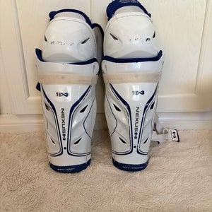 Junior Bauer Nexus 1N 12" Shin Pads (Used)