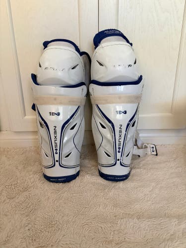 Junior Bauer Nexus 1N 12" Shin Pads (Used)