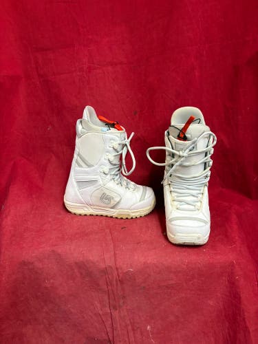 Snowboard Boots: Women's Size M 7.0 (W 8.0) Burton Coco Snowboard Boots (Used)