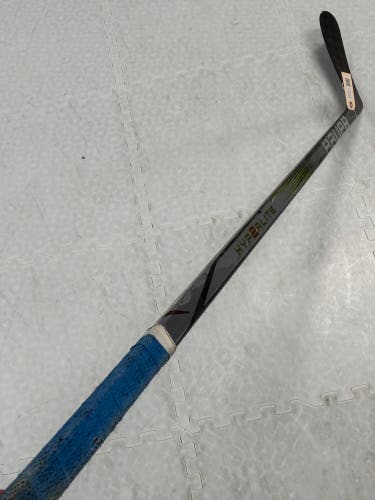 Senior Bauer Vapor Hyperlite 2 Hockey Stick Left Hand P92 77 Flex (Used)