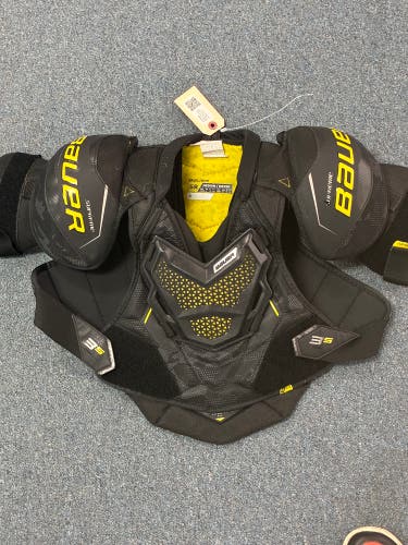Medium Senior Bauer Supreme 3S Shoulder Pads (Used)