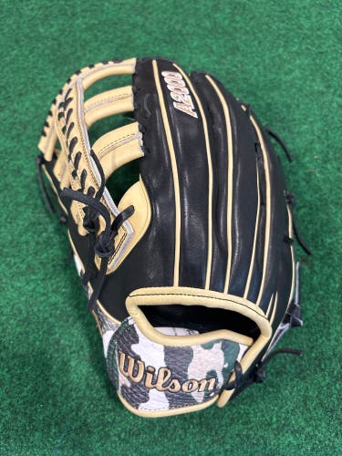 Black & Camo Wilson A2000 1810 LH Outfield Baseball Glove 12.75" (New)