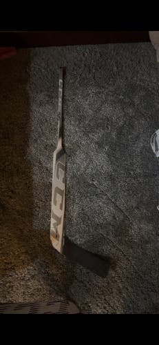 Senior CCM EFlex 5 Pro Regular Goalie Stick 25" Paddle (Used)